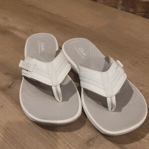 Clarks White and Gray Sandals